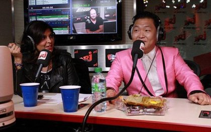 Lundi 05 novembre aves Psy et Kev Adams
