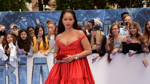 Rihanna passe au bleu!