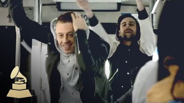 Macklemore : concert improvisé dans un bus !