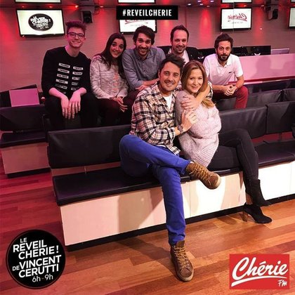 Toute la team du Réveil Chérie vous dit bonjour !