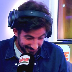 Maxime Gasteuil invité de Sébastien Boché sur Rire & Chansons - l'apéro du parisien - photo 