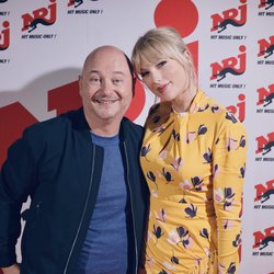 Taylor Swift dans l'émission C'Cauet sur NRJ