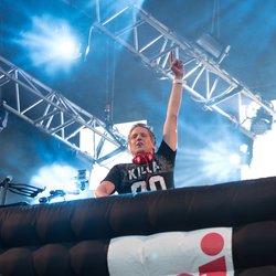NRJ in The Park Trélazé - Nils Van Zandt