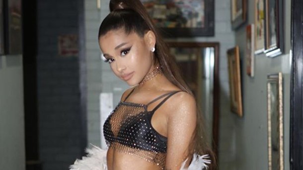 Ariana Grande rentre dans l’histoire et fait mieux que les Beatles avec ses trois derniers hits!