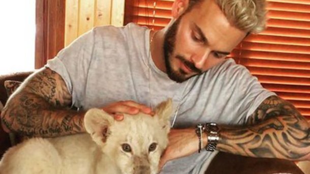 M. Pokora s’éclate avec les animaux !