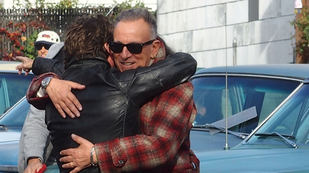 Bruce Springsteen et Jeremy Allen White : les images de la rencontre attendue