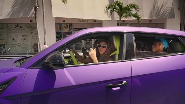 Shakira lance un concours de danse : à gagner son propre SUV de luxe