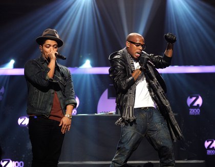 Bruno Mars se fait connaître grâce à plusieurs collaborations avec d’autres artistes, et notamment avec B.o.B sur « Nothin’on You » 