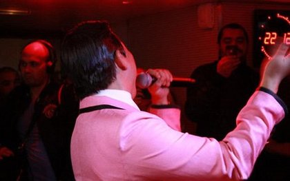 Lundi 05 novembre aves Psy et Kev Adams