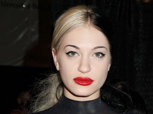 Porcelain Black