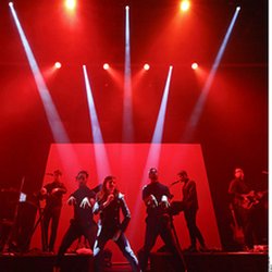 Concert Pop Love - Christine and the Queens