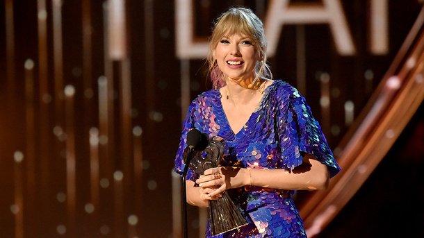 Taylor Swift tease son nouvel album lors de son discours aux IheartRadio Music Awards!