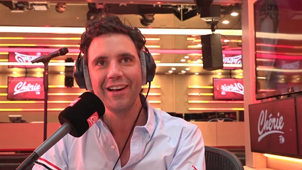 Mika nous parle de son nouvel album «My Name Is Michael Holbrook»