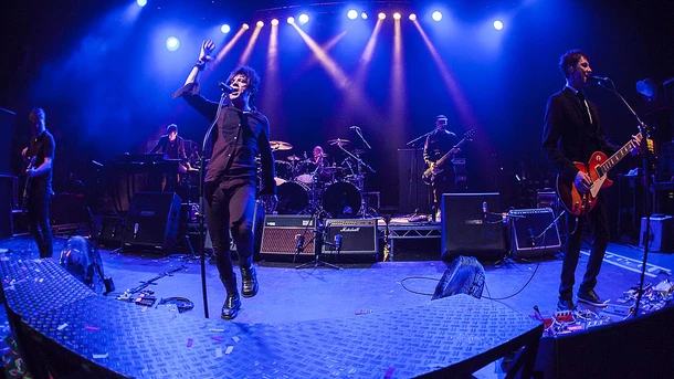 Indochine dévoile les premières images du "Central Tour" au cinéma !