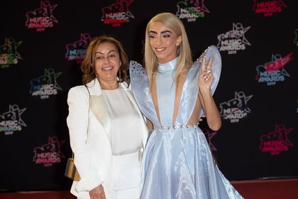 Bilal Hassani et sa maman - Montée des Marches NRJ Music Awards 2019