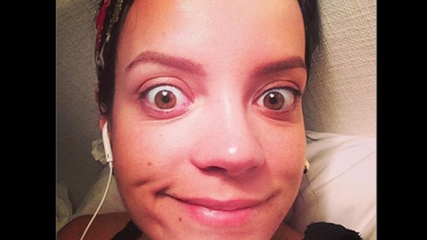 Lily Allen : la reine du selfie !