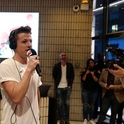 Charlie Puth chez C'Cauet sur NRJ