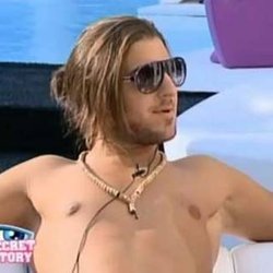 Secret Story 5 :Rudy s'adresse même aux miroirs !