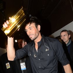 Enrique Iglesias - Backstage NRJ Music Awards 2016