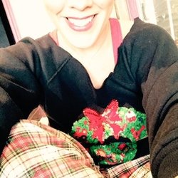 Pink : Sending all my holiday love -and the biggest goofiest smiliest happiness to all you guys and gals Merry Xmas eve! 