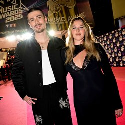 Pierre Garnier et Helena - Le Tapis Rouge - NRJ Music Awards 2025