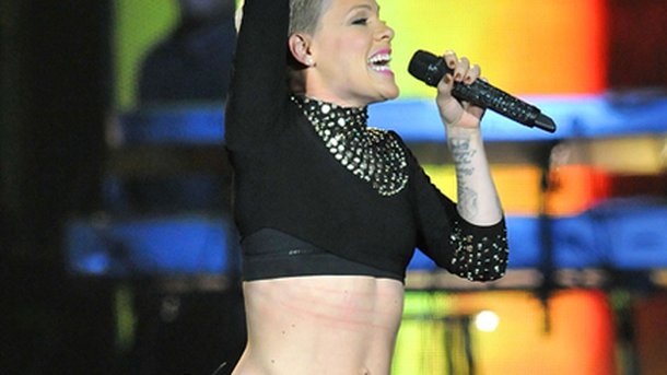 Pink : découvrez ses cinq films préférés pour Noël !