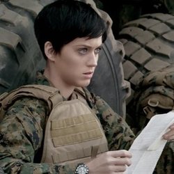 Katy Perry dans le clip "Part Of Me"