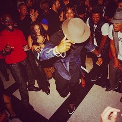  © Usher Instagram