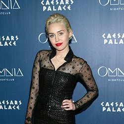 Miley-Cyrus-Caesars-Palace