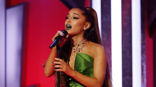 Ariana Grande prépare de nouvelles chansons en studio !