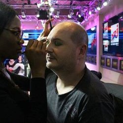 Lundi 9 Mars 2015 Cauet fête la journée de la femme