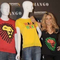 Shakira et ses teeshirts mango