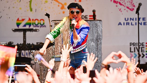Lady Gaga en couple: qui est son nouveau compagnon?