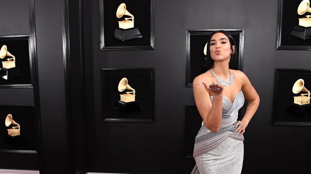 Dua Lipa en duo avec Miley Cyrus? Elle répond!
