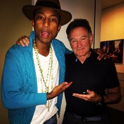 Pharell Williams: Un génie de la comédie et un de mes héros, Robin Williams. Nanoo nanoo.