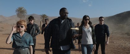Sprite (Lia McHugh), Druig (Barry Keoghan), Kingo (Kumail Nanjiani), Phastos (Brian Tyree Henry), Karun (Harish Patel), Sersi (Gemma Chan) et Ikaris (Richard Madden) dans "Les Eternels".