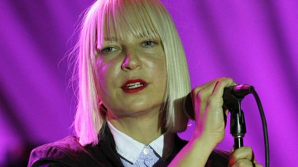 Sia : sa surprenante prestation de « Chandelier »