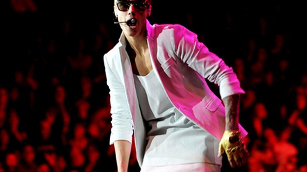 Justin Bieber : plus populaire que les One Direction ?