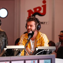 Vitaa et Claudio Capéo chez Manu dans le 6/9 - NRJ Music Awards 2017