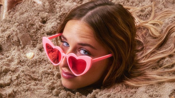 Helena de la « Star Academy » dévoile deux singles parfaits pour l'été