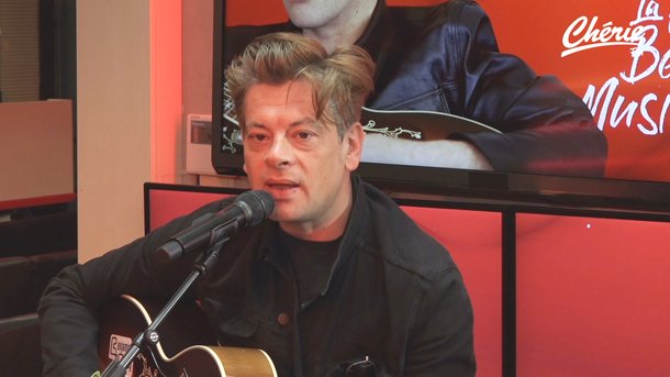 Benjamin Biolay interprète «Comment est ta peine ?» en live acoustique sur Chérie FM