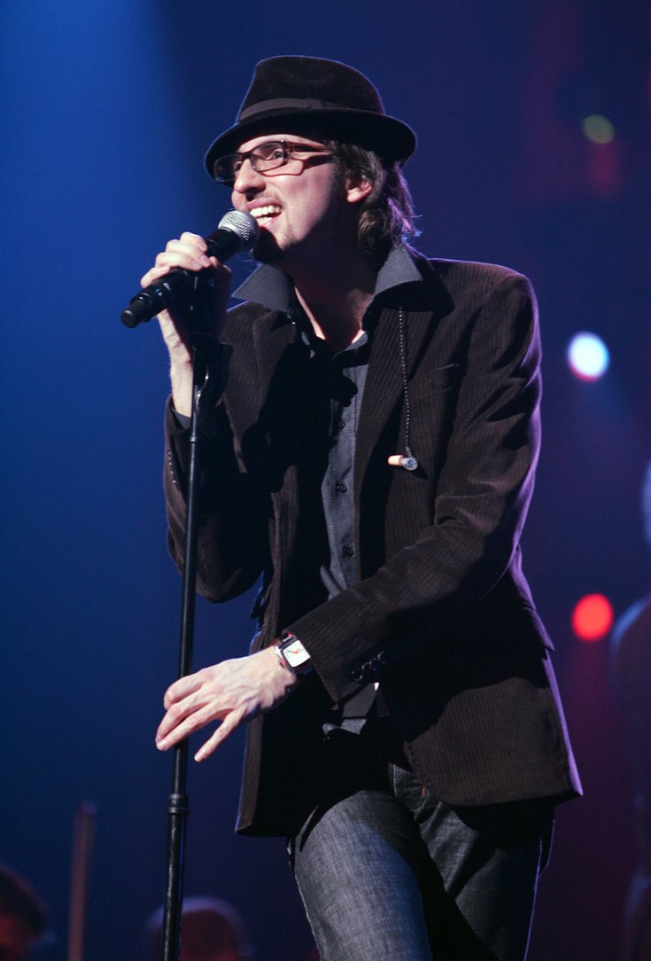 Christophe Willem en tenue de scène