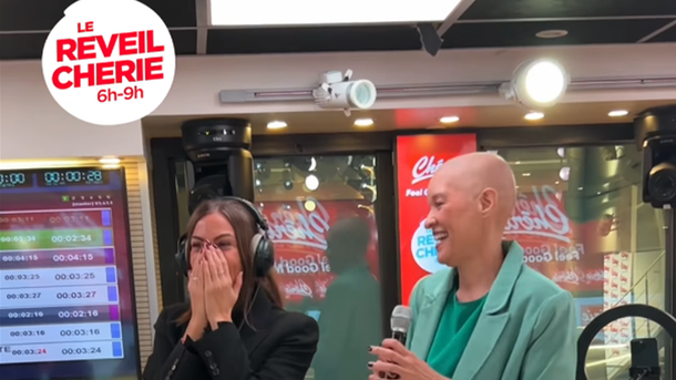 Debbie Davis, la voix du Roi Lion, surprend Tiffany en direct !