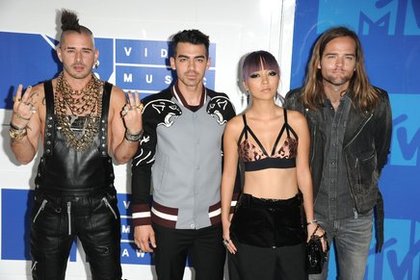 DNCE aux VMAs 2016