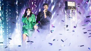 Jenifer et Slimane complices sur scène sur le titre «Les choses simples»