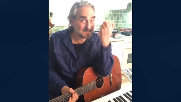Stephan Eicher, en live hilarant depuis sa cuisine