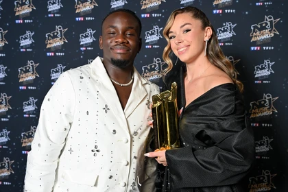 Emma et Jungeli - Le photocall - NRJ Music Awards 2026