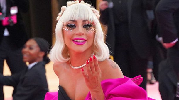 Lady Gaga lance sa marque de cosmétiques... et dévoile un titre inédit ?
