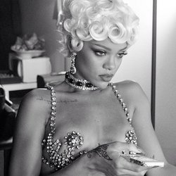 ©instagram rihanna