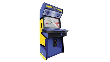 Une borne d'arcade R-CADE personnalisée sur le thème de Pac-Man.